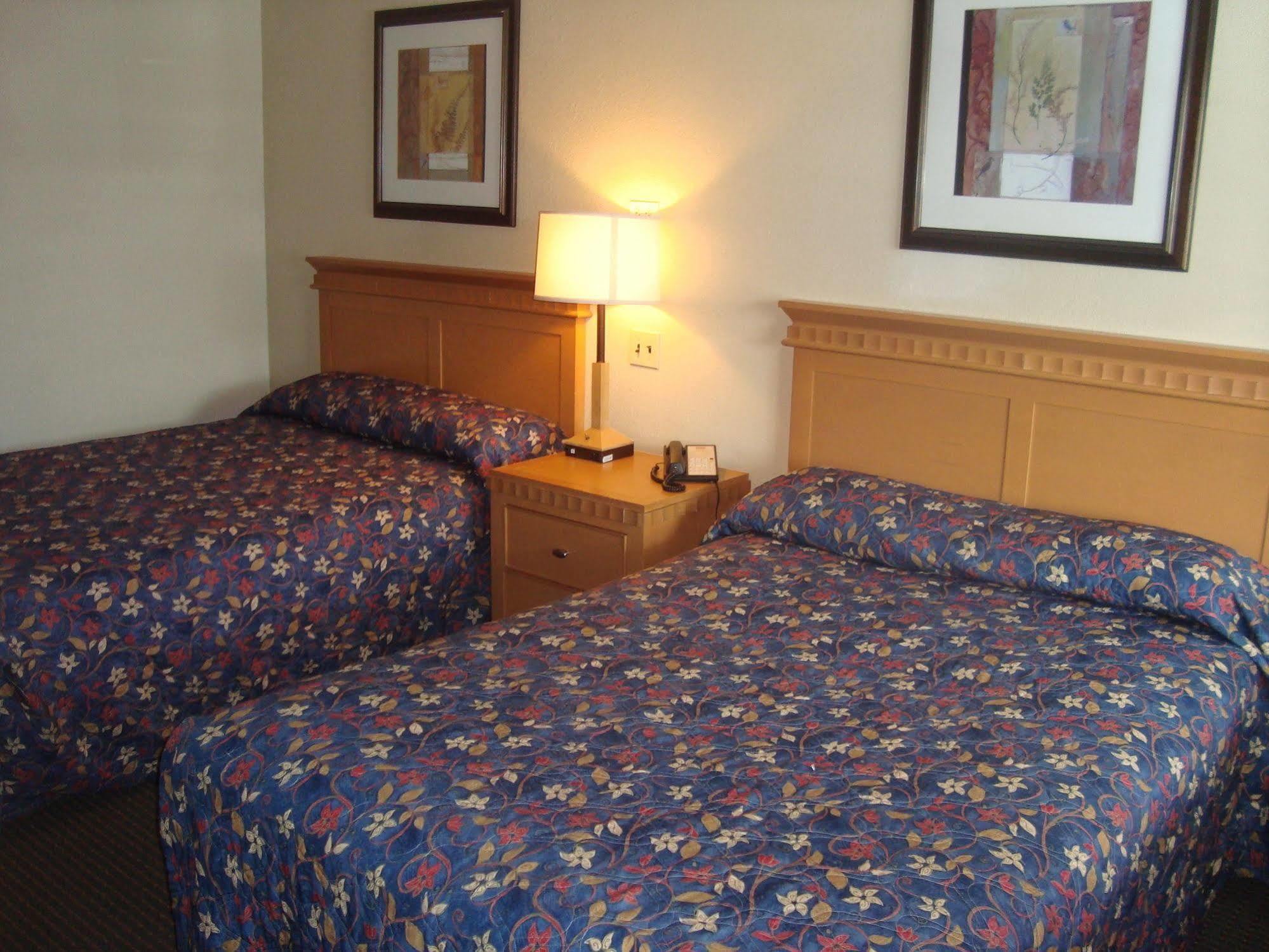 Inn At Монтичело Екстериор снимка