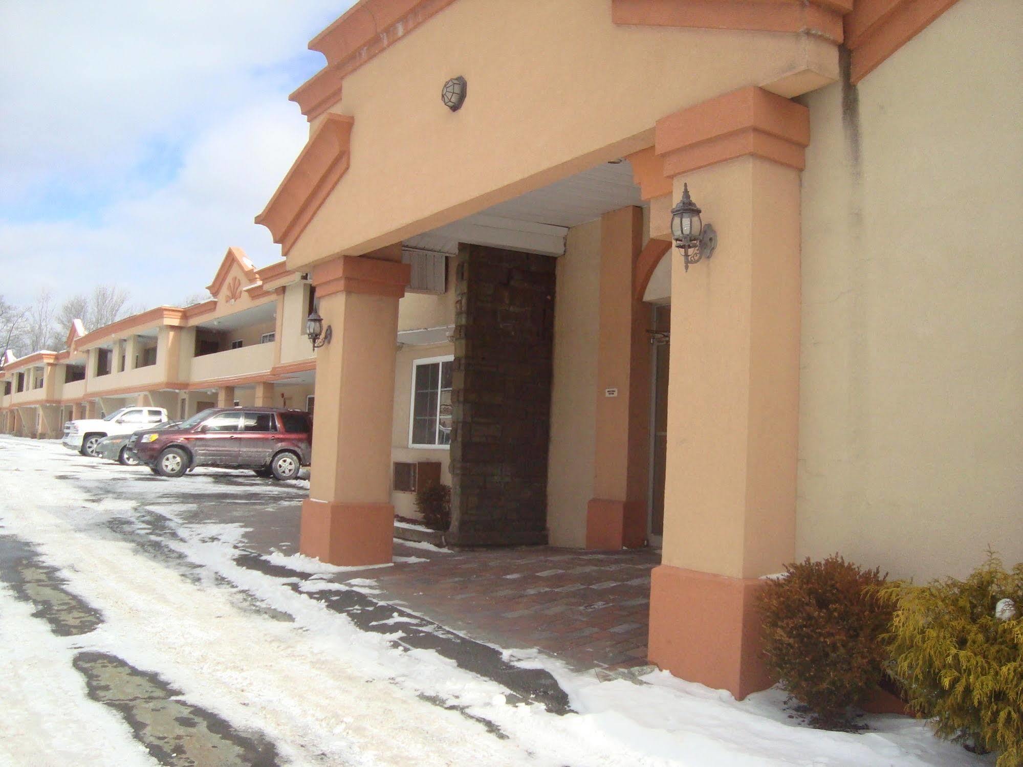 Inn At Монтичело Екстериор снимка